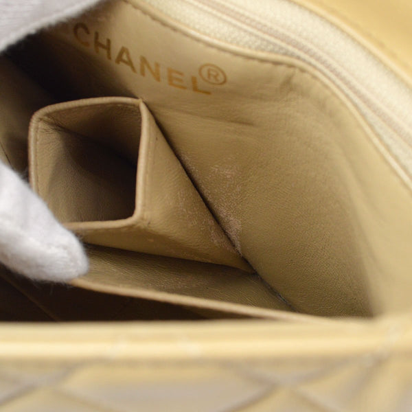 CHANEL 1989-1991 Single Chain Shoulder Bag Beige Lambskin