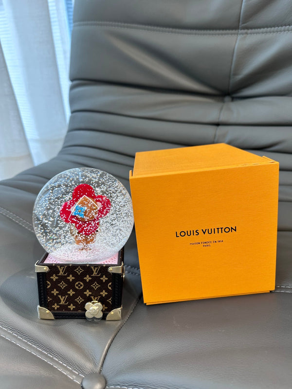 Cristal Ball Christmas LV Monogram