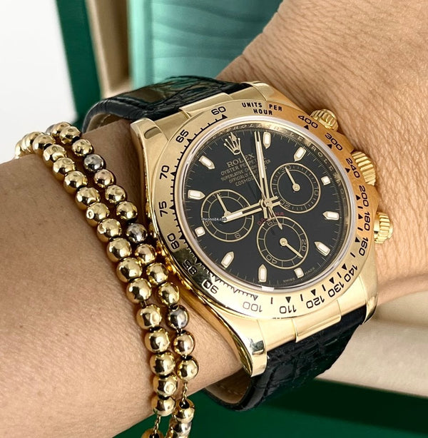 Daytona 18k Yellow Gold Serial M Beautiful condition Box Papers