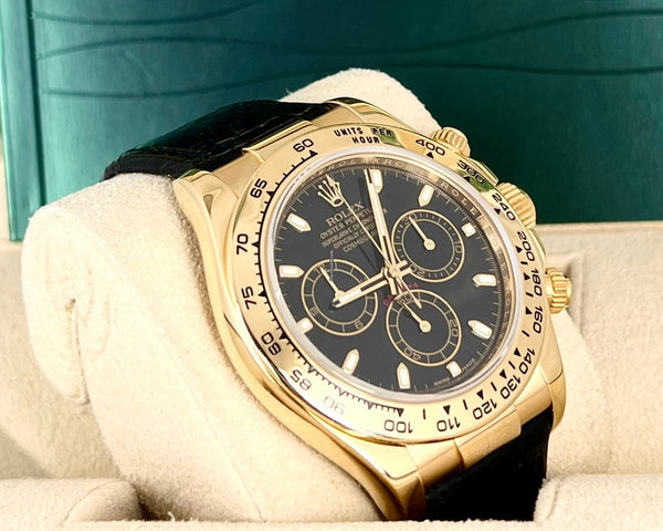 Daytona 18k Yellow Gold Serial M Beautiful condition Box Papers