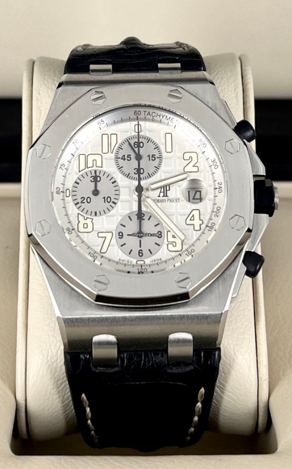 Royal Oak Offshore Chronograph Safari Full Set Beautiful Condition