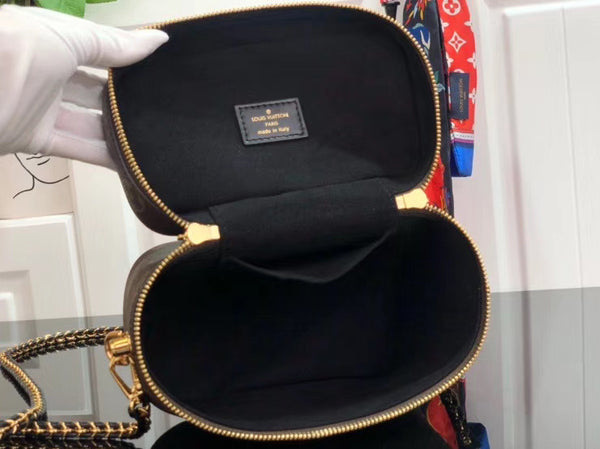 CHANEL 1989-1991 Single Chain Shoulder Bag Beige Lambskin