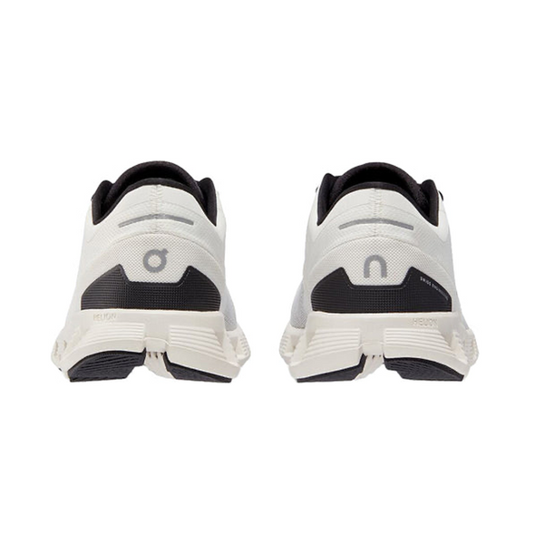 On -Cloud X 3 White/Black (Women)
