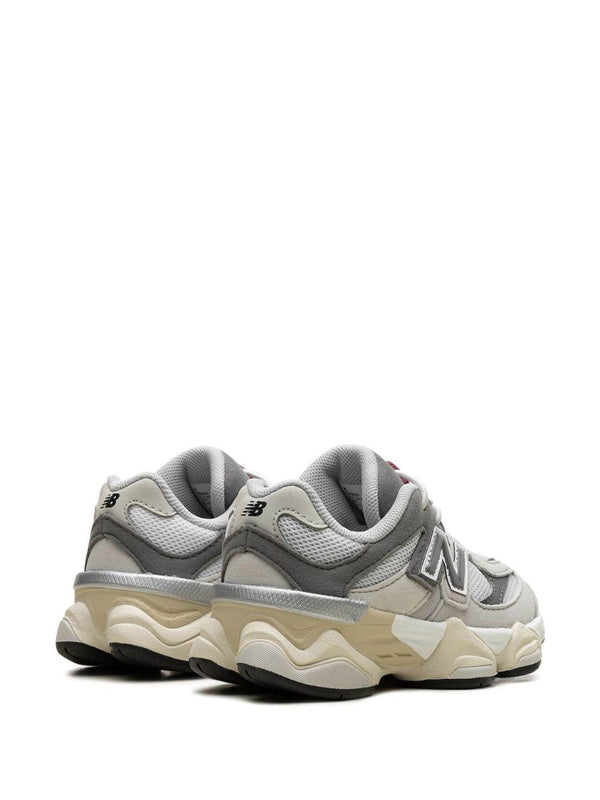 Sneakers 9060 per bambino New Balance Kids grigie con applicazione laterale con logo
