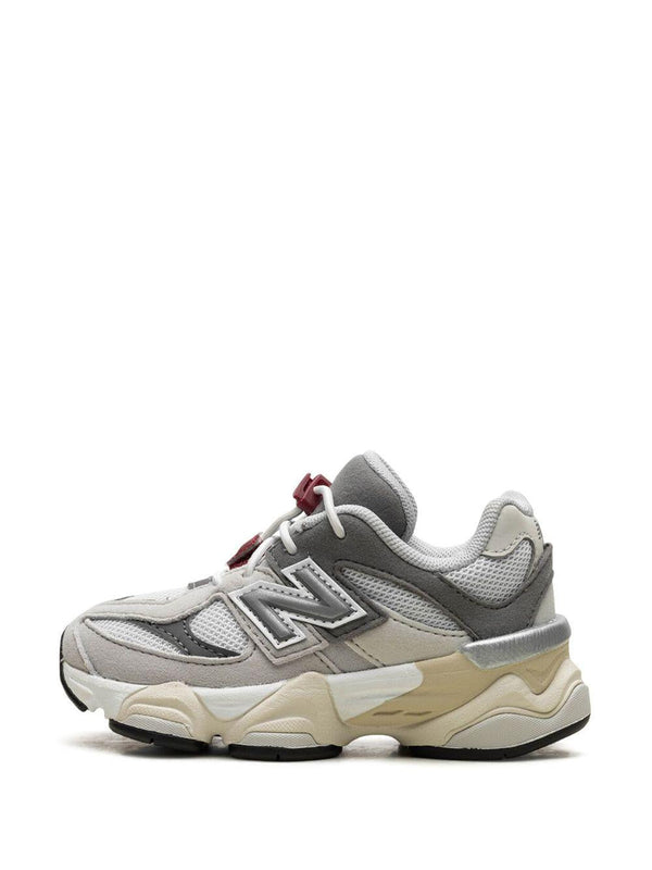Sneakers 9060 per bambino New Balance Kids grigie con applicazione laterale con logo