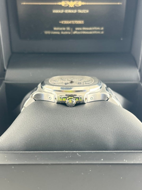 Nautilus Triple Calendar Moon Phase Full Set Mint