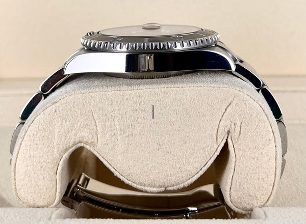 Submariner Datelike new box papers