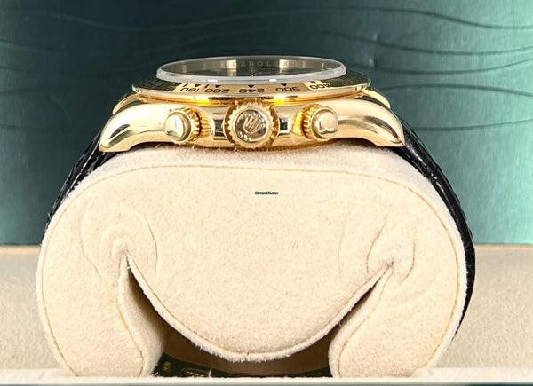 Daytona 18k Yellow Gold Serial M Beautiful condition Box Papers