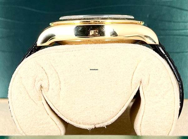 Daytona 18k Yellow Gold Serial M Beautiful condition Box Papers