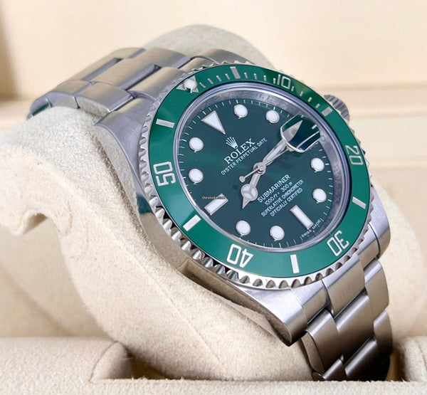 Submariner Date Hulk 2015 box papers like new