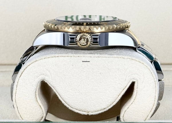 Sea-Dweller 43mm Steel Gold