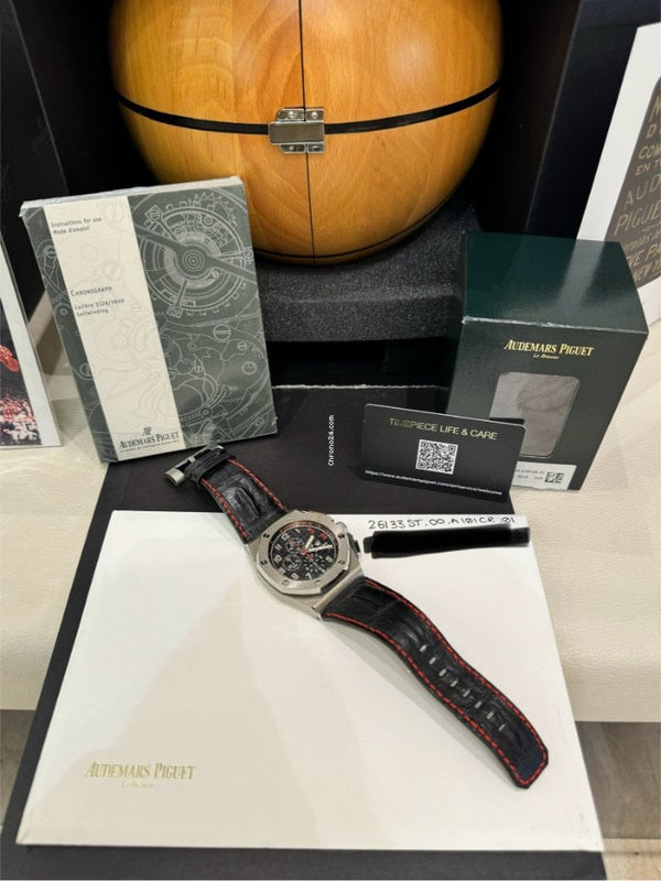 Royal Oak Offshore ChronographCertified Shaquille Original Box and Archive papers