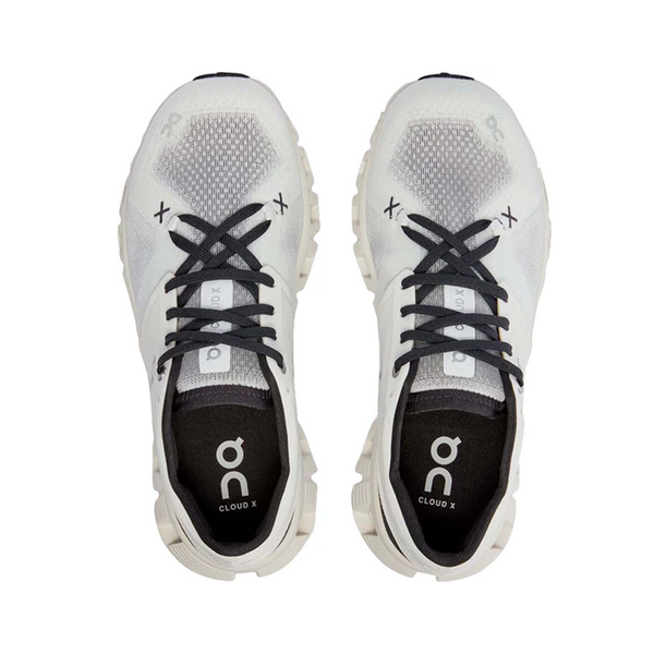 On -Cloud X 3 White/Black (Women)