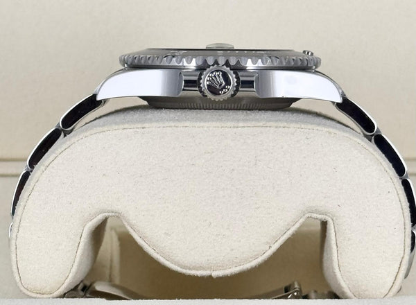 Rolex Submariner Date 41 MM Like New Full Set 2021