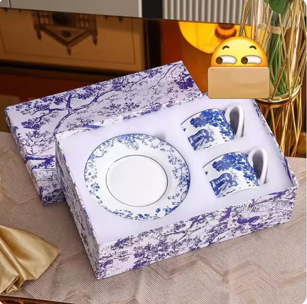 Set da tè e stoviglie Toile de Jouy di Christian Dior