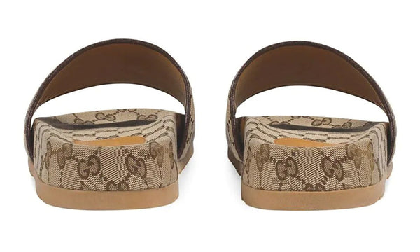 Gucci GG Supreme print slides 