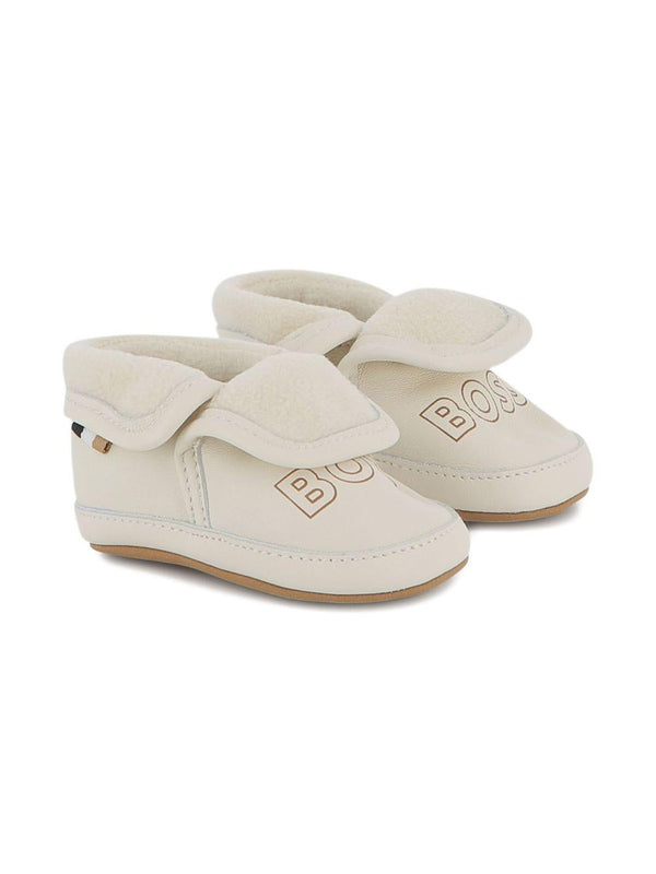 Sneakers per neonato BOSS Kids bianche con fodera in shearling