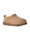 Ciabatte Classic Micro per bambina UGG Kids beige con design slip-on