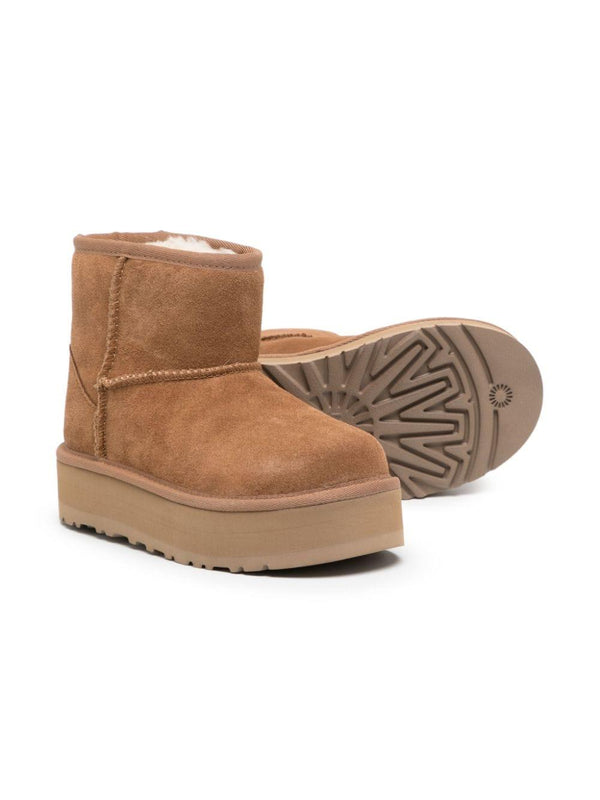 Stivali per bambina UGG Kids Classic Mini II beige con suola alta