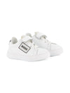 Sneakers per bambino BOSS Kids bianche con applicazione con logo