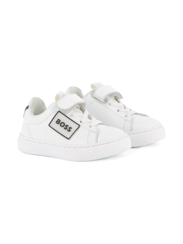 Sneakers per bambino BOSS Kids bianche con applicazione con logo
